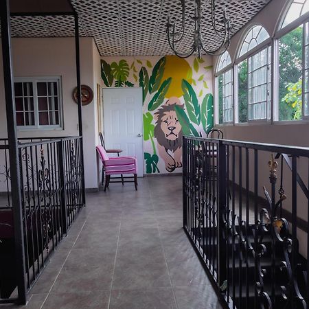 Black Lion Inn 圣地亚哥 外观 照片