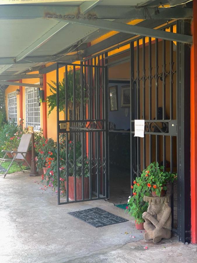 Black Lion Inn 圣地亚哥 外观 照片