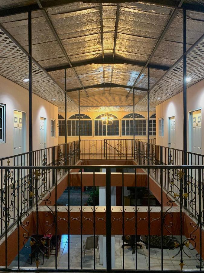 Black Lion Inn 圣地亚哥 外观 照片